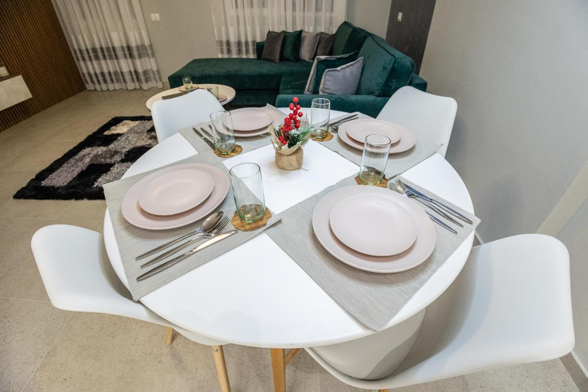 Tirana Days Free Parking Apartment Bagian luar foto