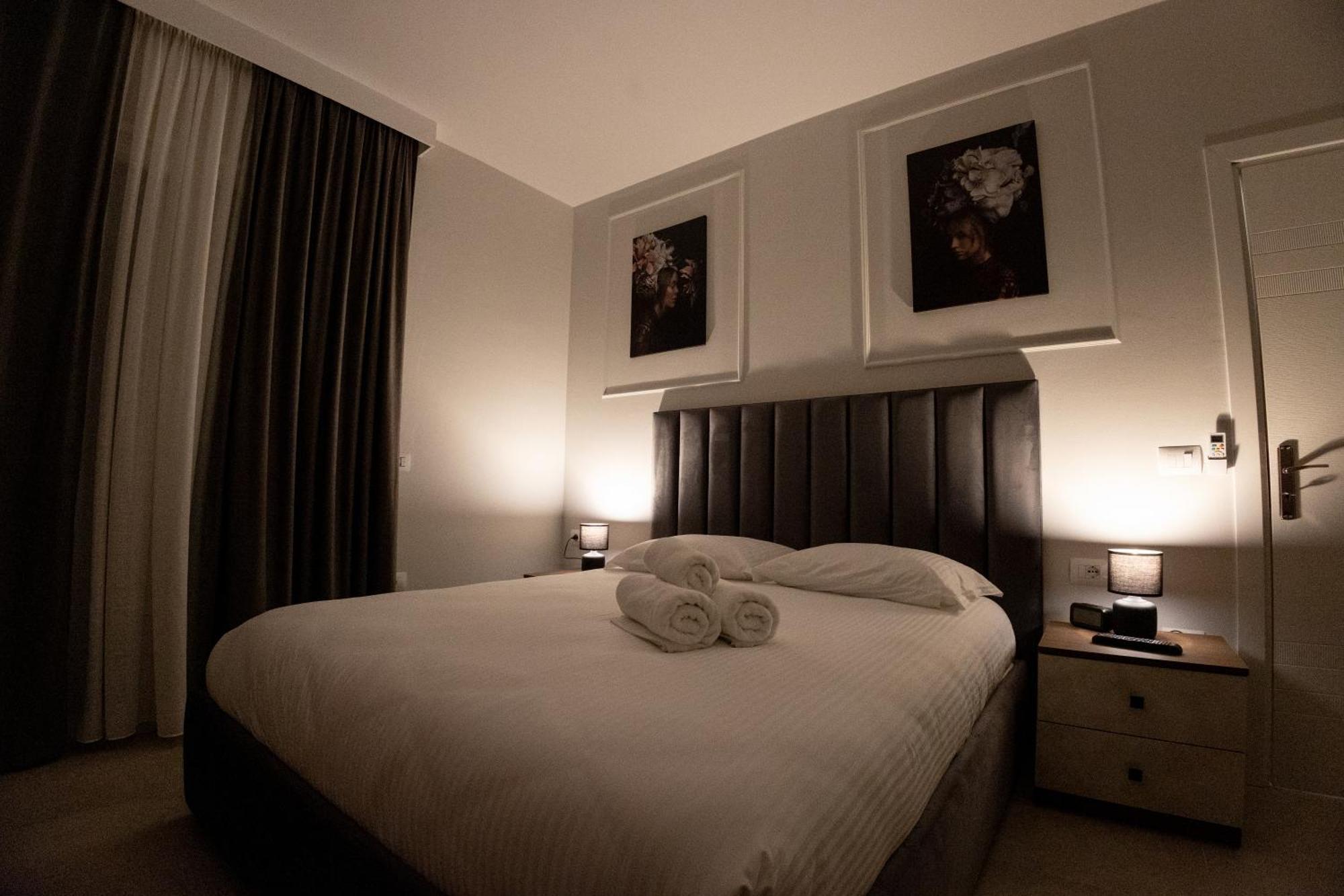 Tirana Days Free Parking Apartment Bagian luar foto