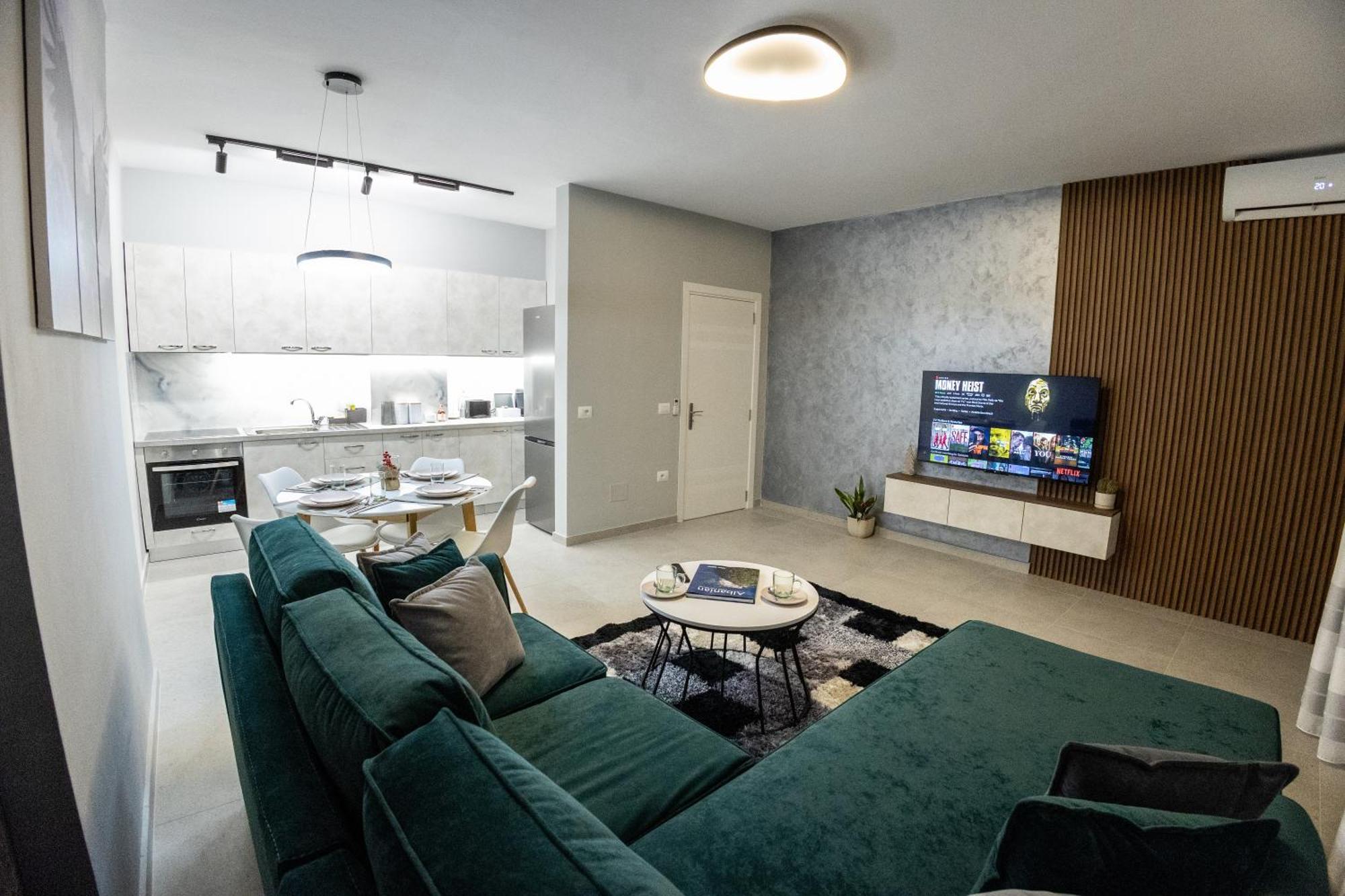 Tirana Days Free Parking Apartment Bagian luar foto