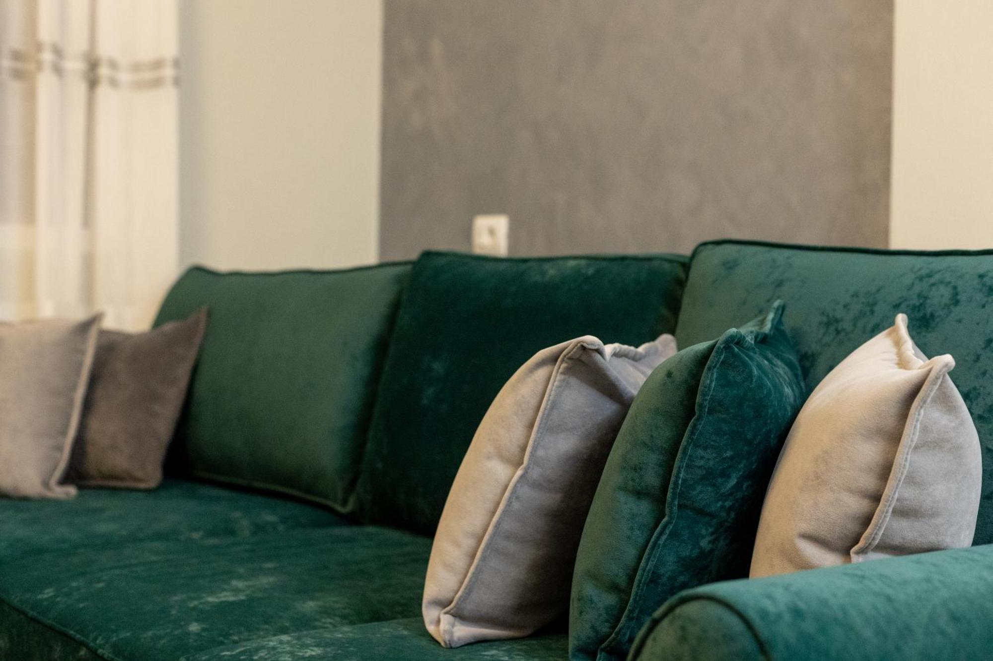Tirana Days Free Parking Apartment Bagian luar foto