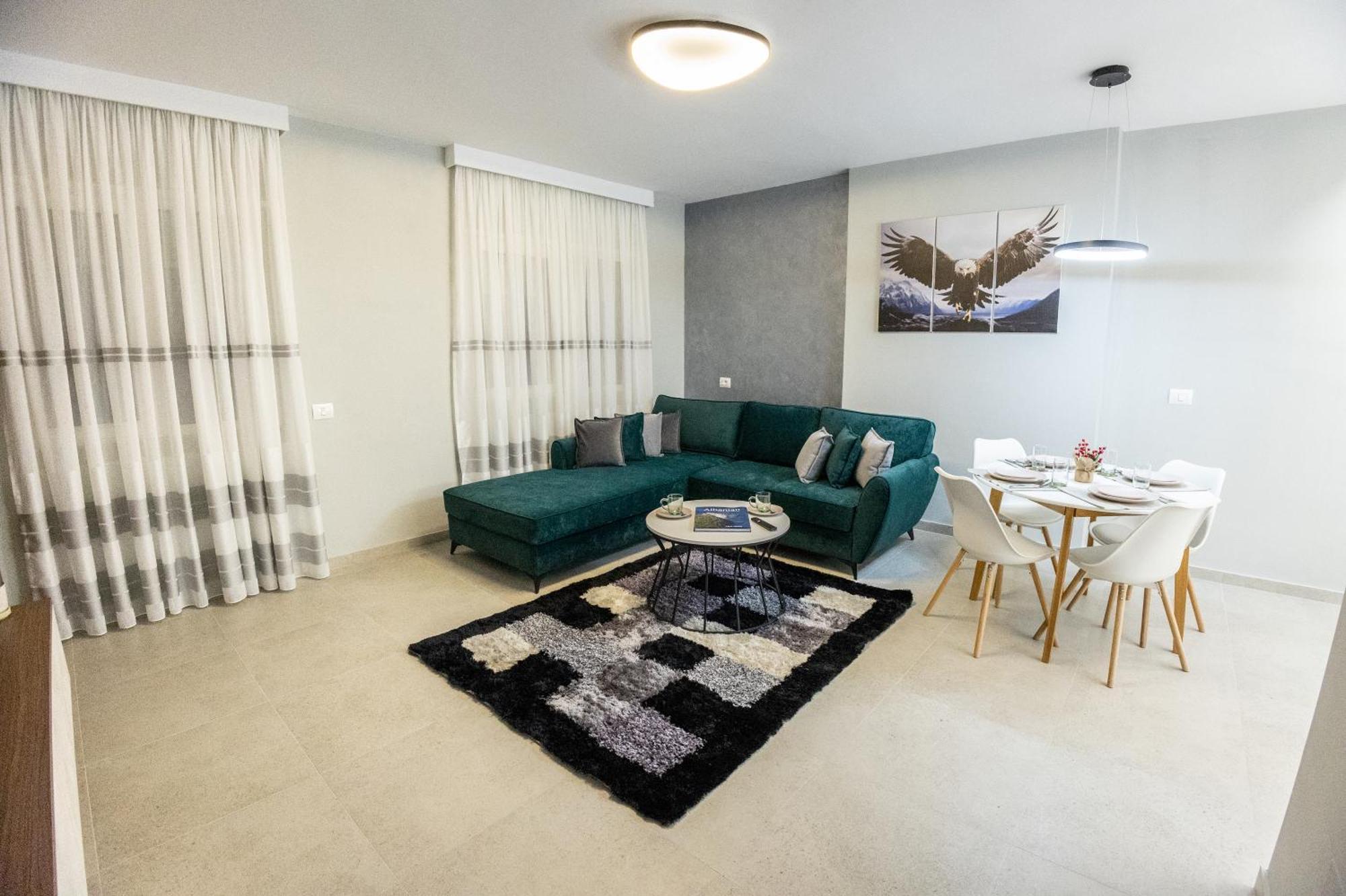 Tirana Days Free Parking Apartment Bagian luar foto