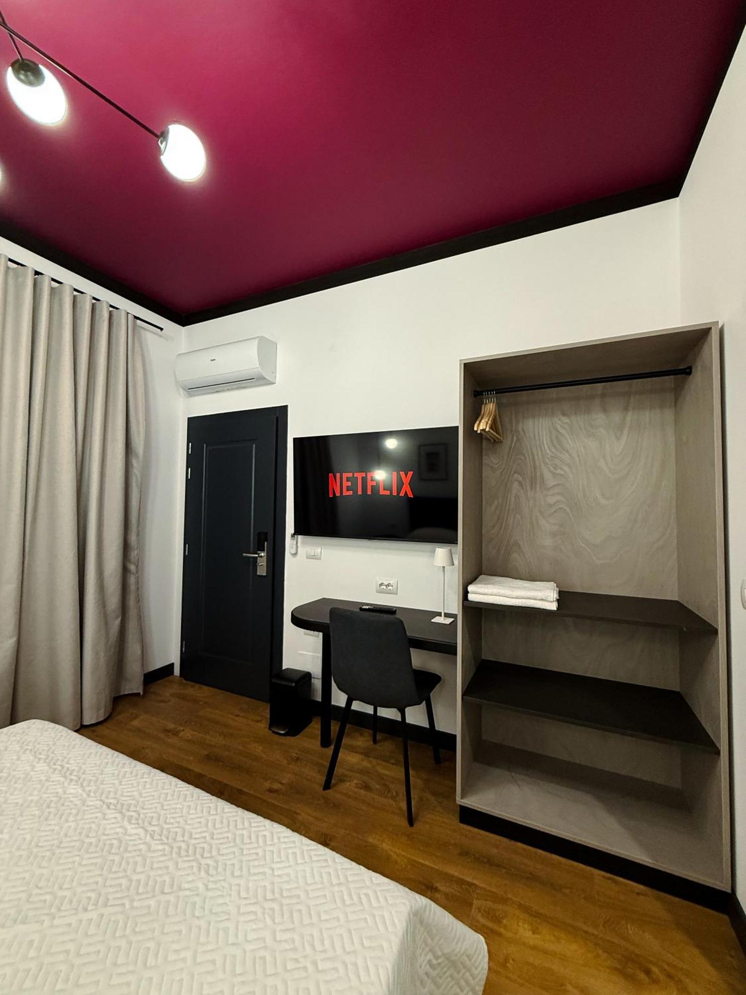 Tirana Days Free Parking Apartment Ruang foto