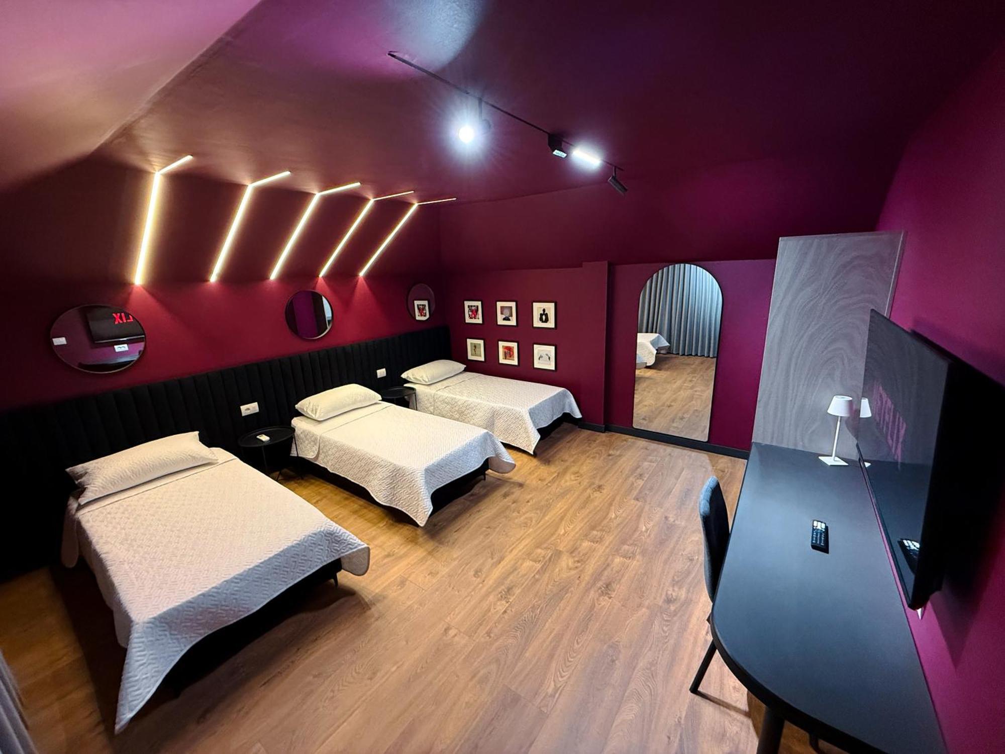 Tirana Days Free Parking Apartment Bagian luar foto
