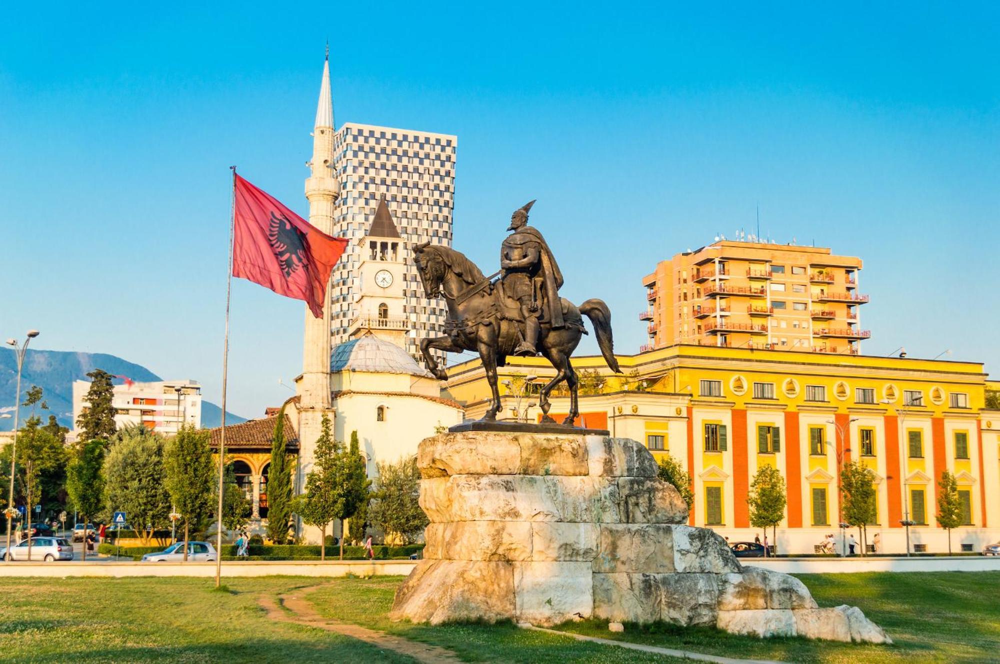 Tirana Days Free Parking Apartment Bagian luar foto